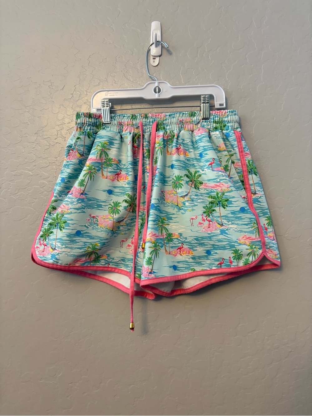 Jess Lea tropical treasures flamingo island print everyday shorts size large